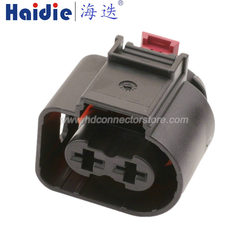 Auto connector 5C6973752