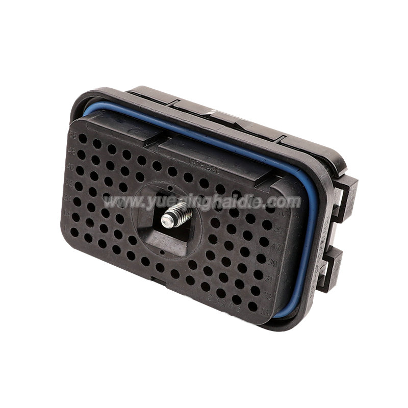Auto connector 147-1446