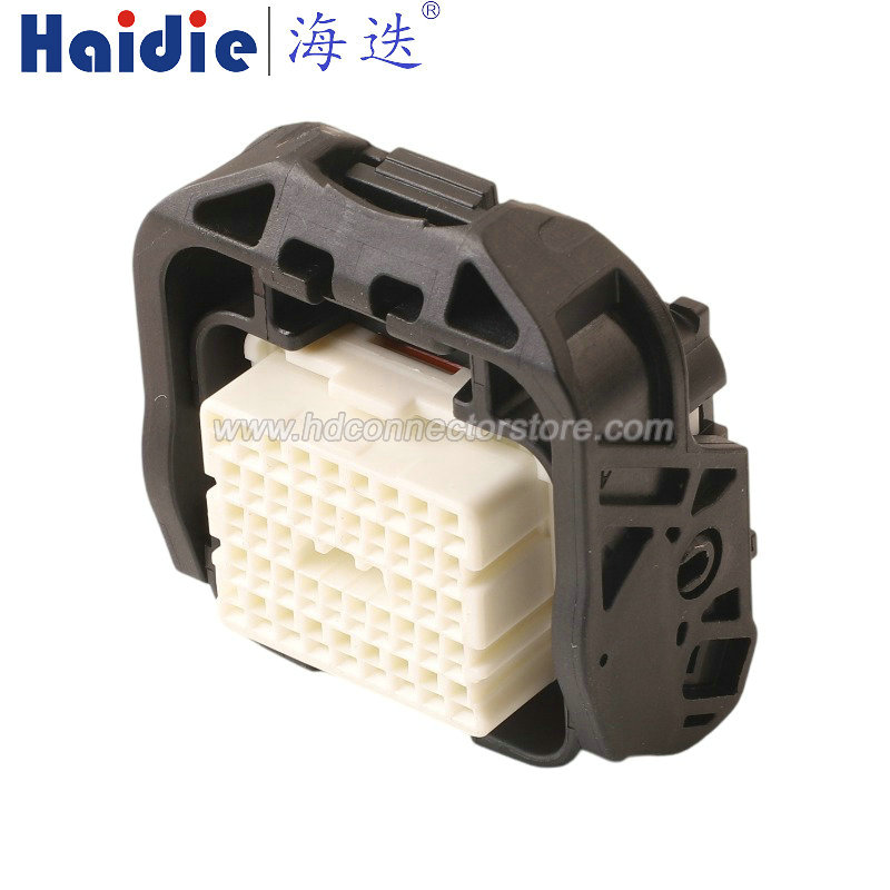 Auto connector 1717138-6
