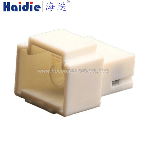 Auto connector MG645991