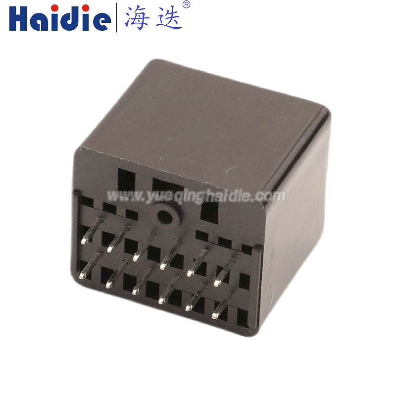 Auto connector 172259-4