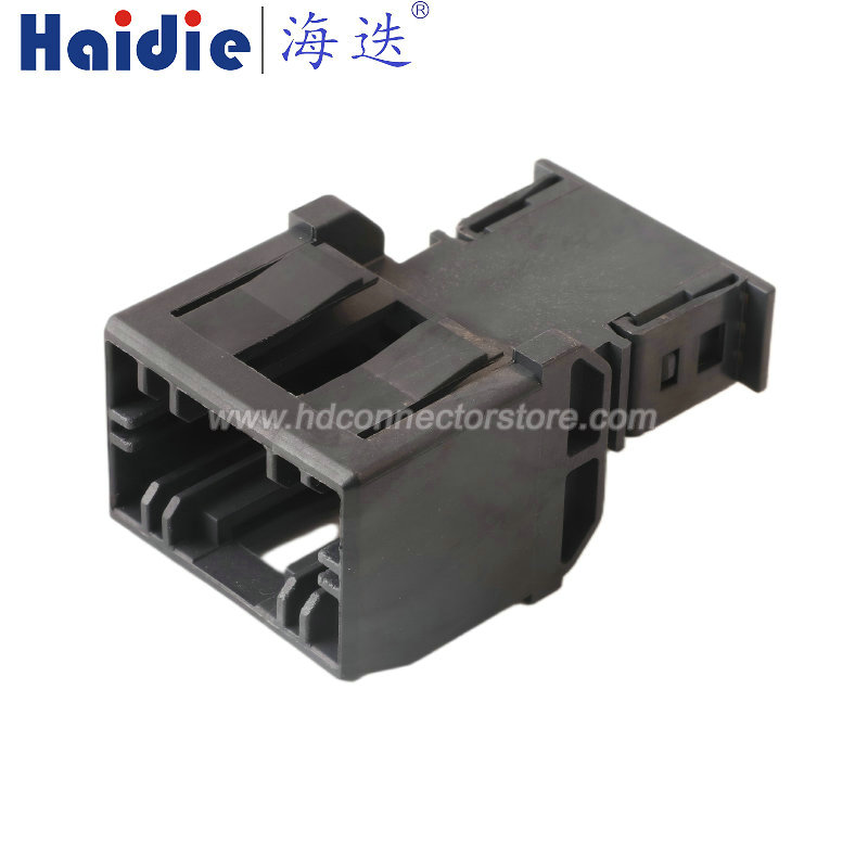 Auto connector 1355290-5