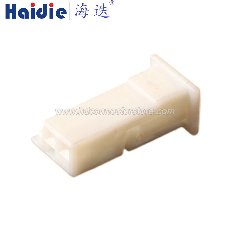 Auto connector 13649799