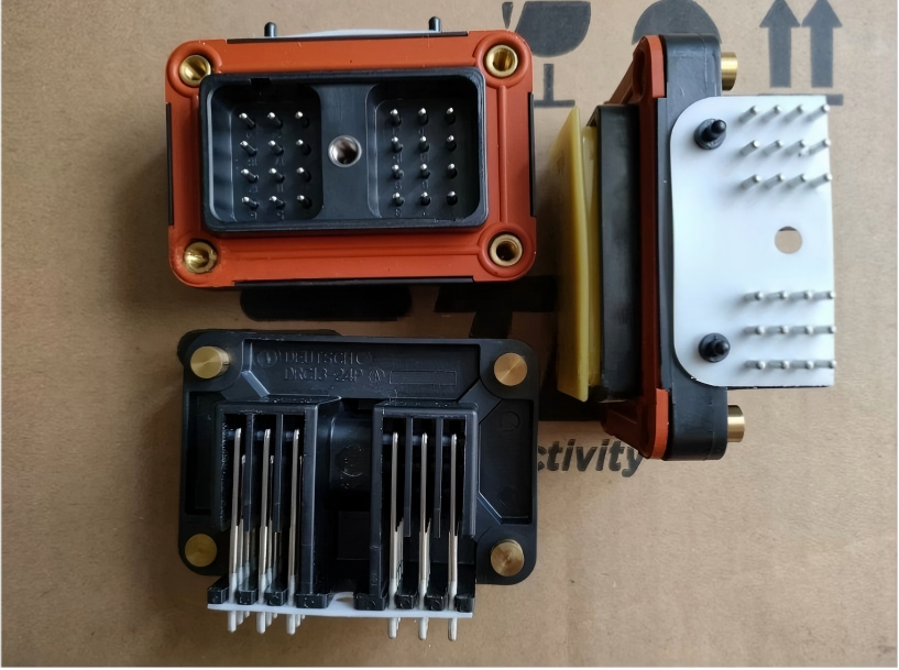 Auto connectorDRC13-24PA