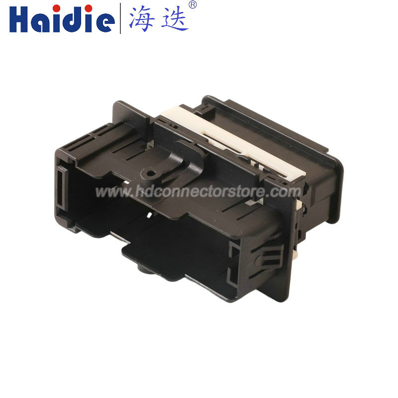 Auto connector 1802422-2