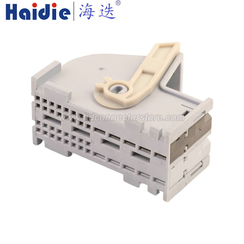 Auto connector 2-967385-2