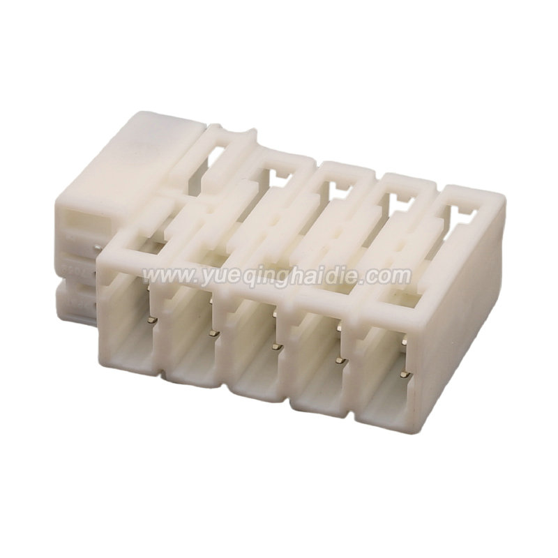 Auto connector 7282-7058