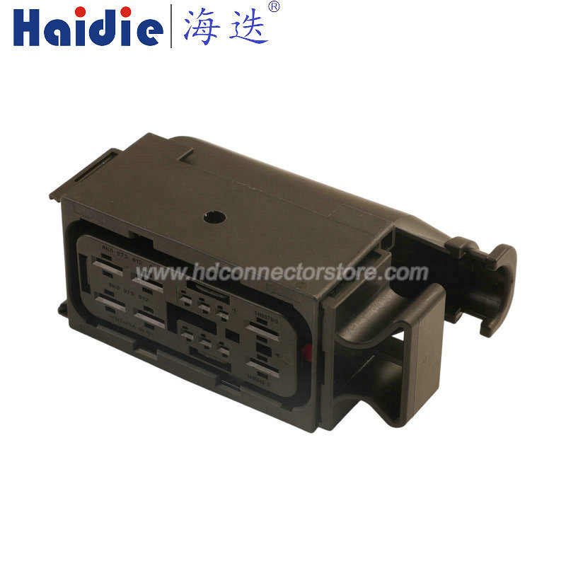 Auto connector 1418948-4/1-1418883-1