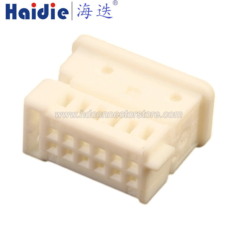Auto connector 1718767-2