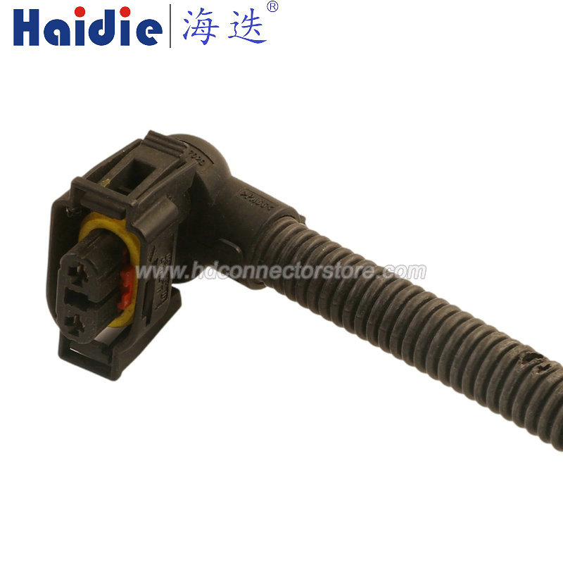 Auto connector 7503453