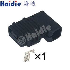 Auto connector 180984