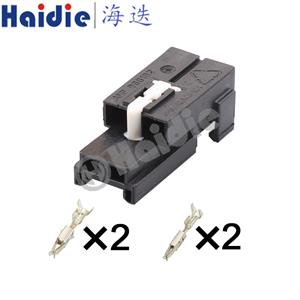 automotive connector and terminal  968182-1