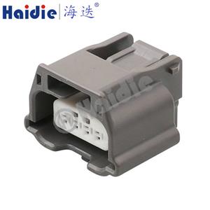 4 Pin connector with terminal 7287-8454-10