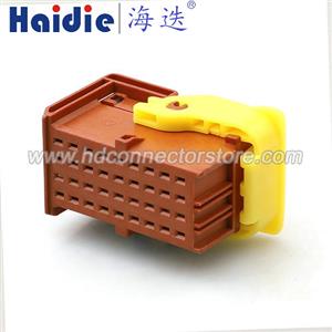 connector with terminal 1718485-1