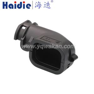 back shell 1670057-1  WJ062