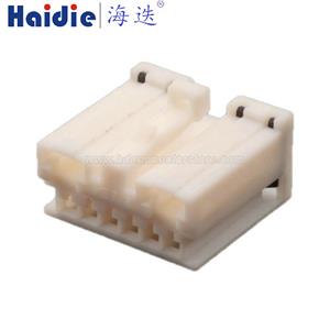 Auto connector MG610802/MG630915-5