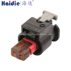 Auto connector 1718648-4
