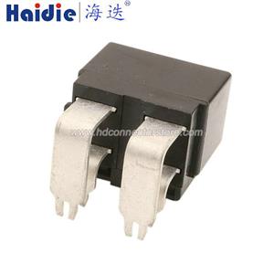 Auto connector MG643681