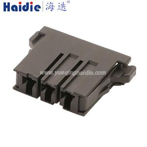 Auto connector 1-1747276-3