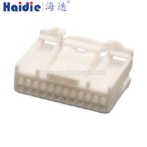 Auto connector 1379668-5
