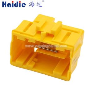 Auto connector 1379913-1