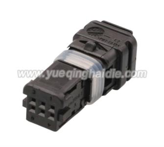 auto connector with terminal  5-2112594-1