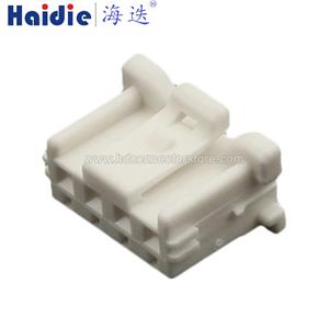 Auto connector 1376477-4