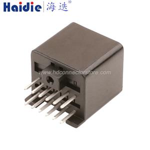 Auto connector 1565543-1