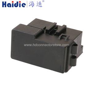 Fuse box with termianl 6353-0125