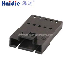 Auto connector 70107-0004