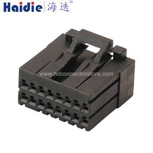 Auto connector  2-1318118-8