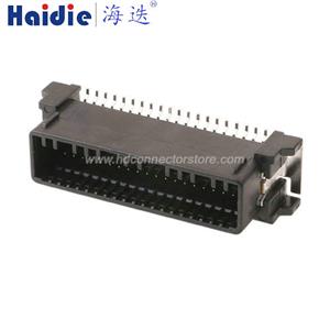 Auto connector  1747642-2