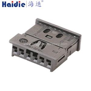 Auto connector  1355899-1