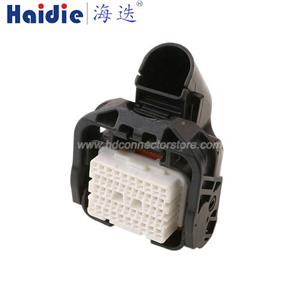 Auto connector 1747731-3/1747732