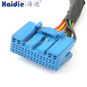 Auto connector  2219642-8