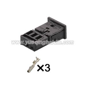 Auto Connector 1355620-1