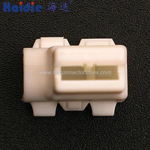 Auto connector MG634151