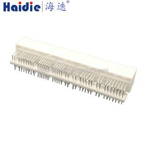 Auto connector 1318612-1