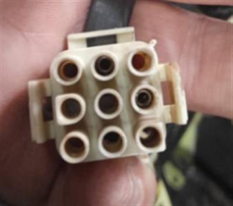 Auto connector HD096H-2.1-21