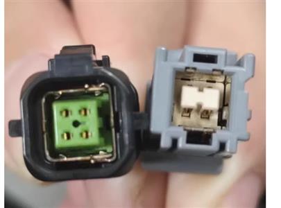 connector with terminal HD008