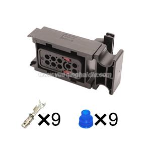 Auto connector 1-967354-1