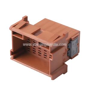 auto connector 1-967629-6