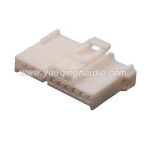 auto connector MG630831